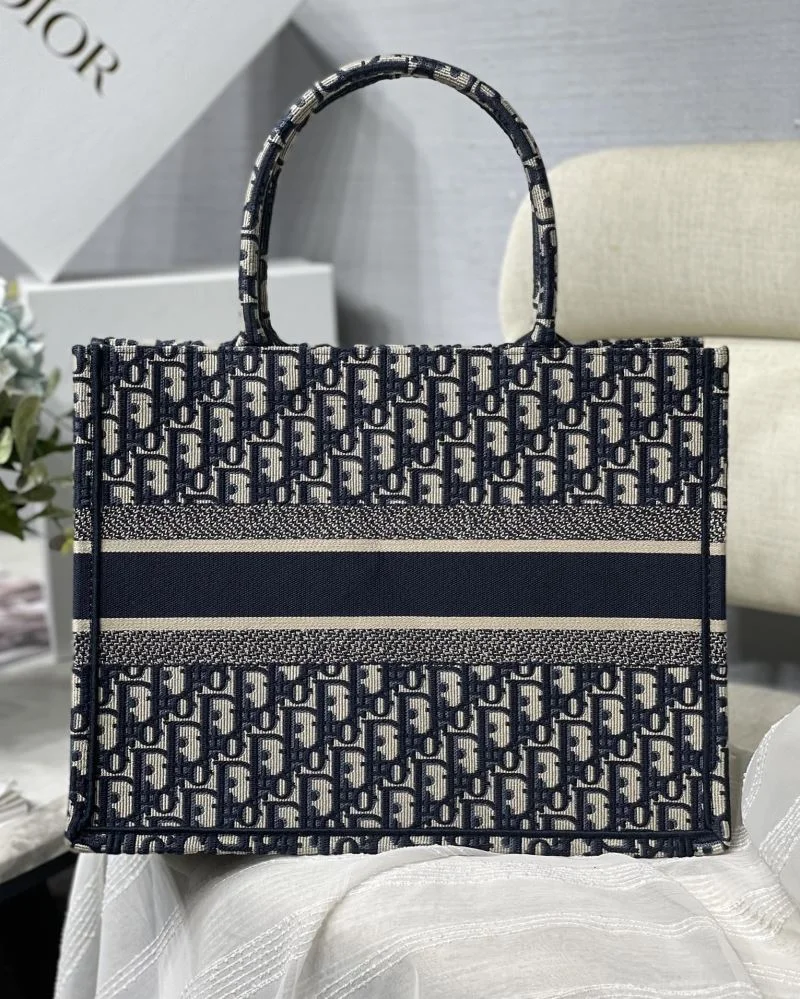 Chic Christian Dior Shopping Bags 46235