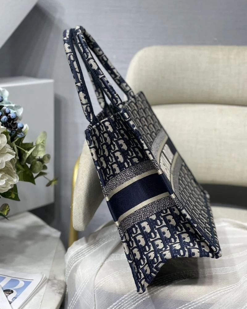 Chic Christian Dior Shopping Bags 46235