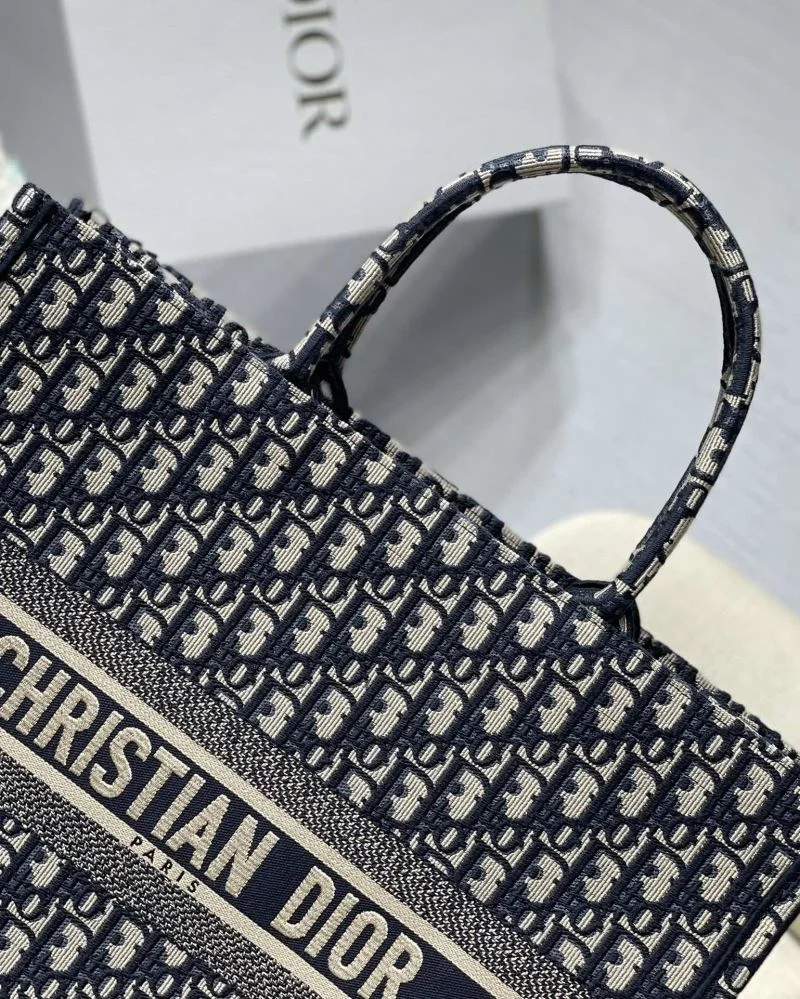 UrbanStyle Christian Dior Shopping Bags 46237
