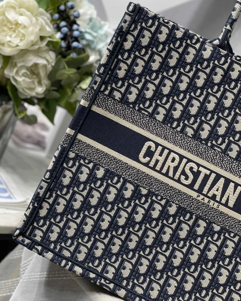 UrbanStyle Christian Dior Shopping Bags 46237