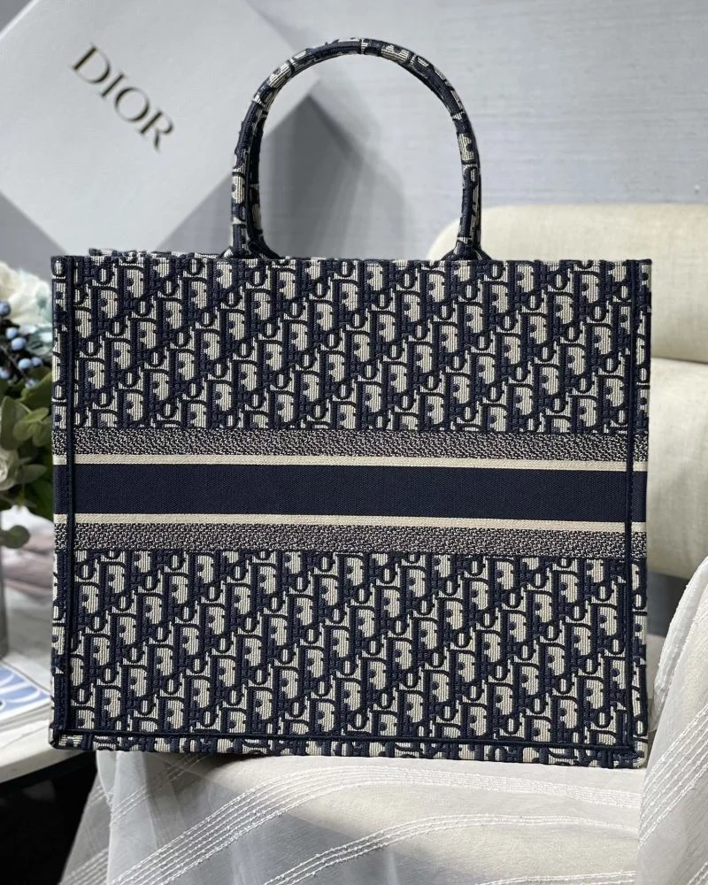 UrbanStyle Christian Dior Shopping Bags 46237
