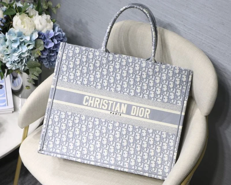 FashionForward Christian Dior Shopping Bags 46233