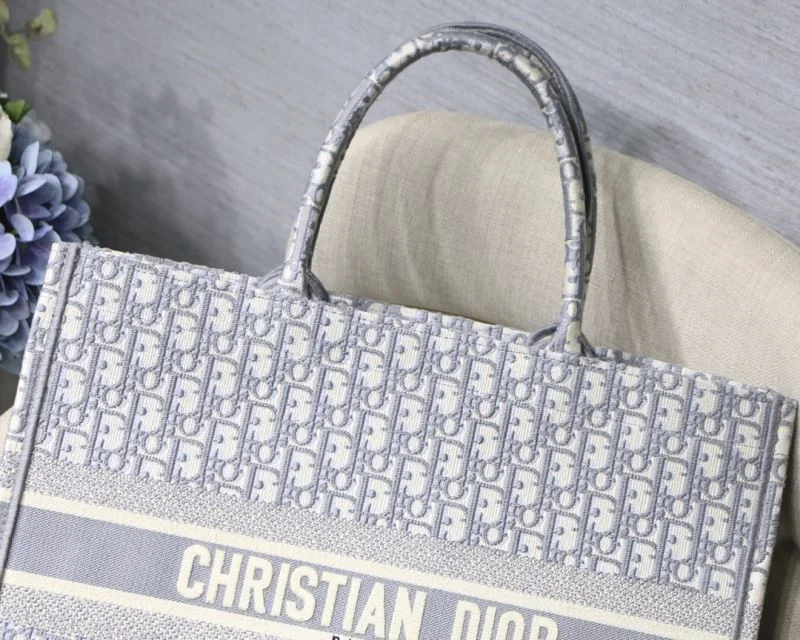 FashionForward Christian Dior Shopping Bags 46233