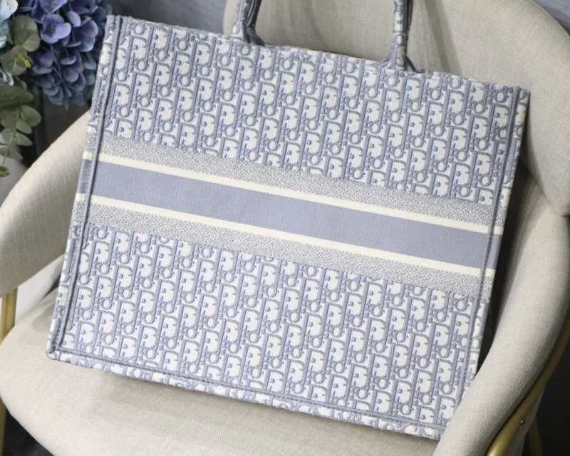 FashionForward Christian Dior Shopping Bags 46233