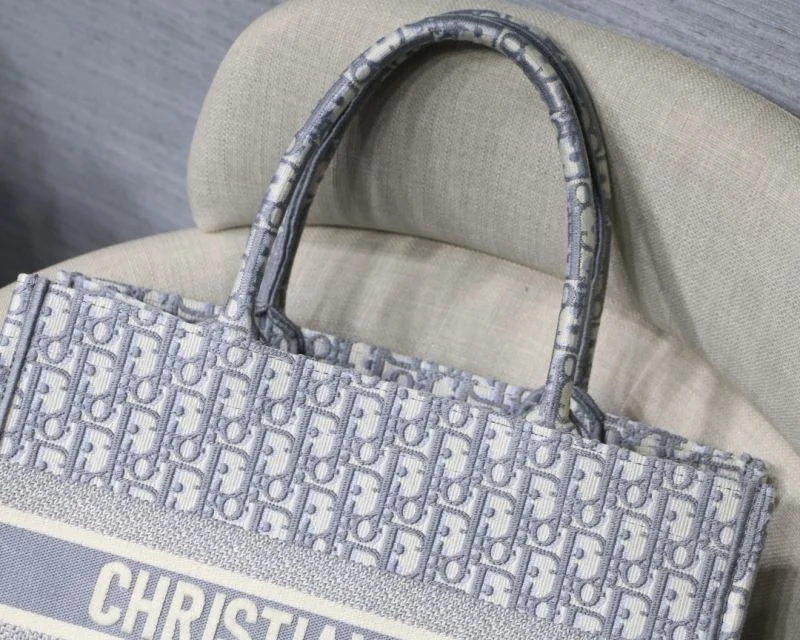 Bright Christian Dior Shopping Bags 46234