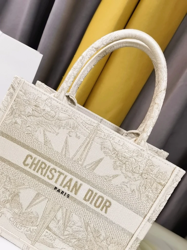 Casual Christian Dior Shopping Bags 46214