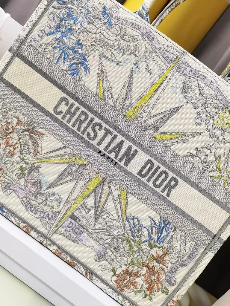 Lightweight Christian Dior Shopping Bags 46211