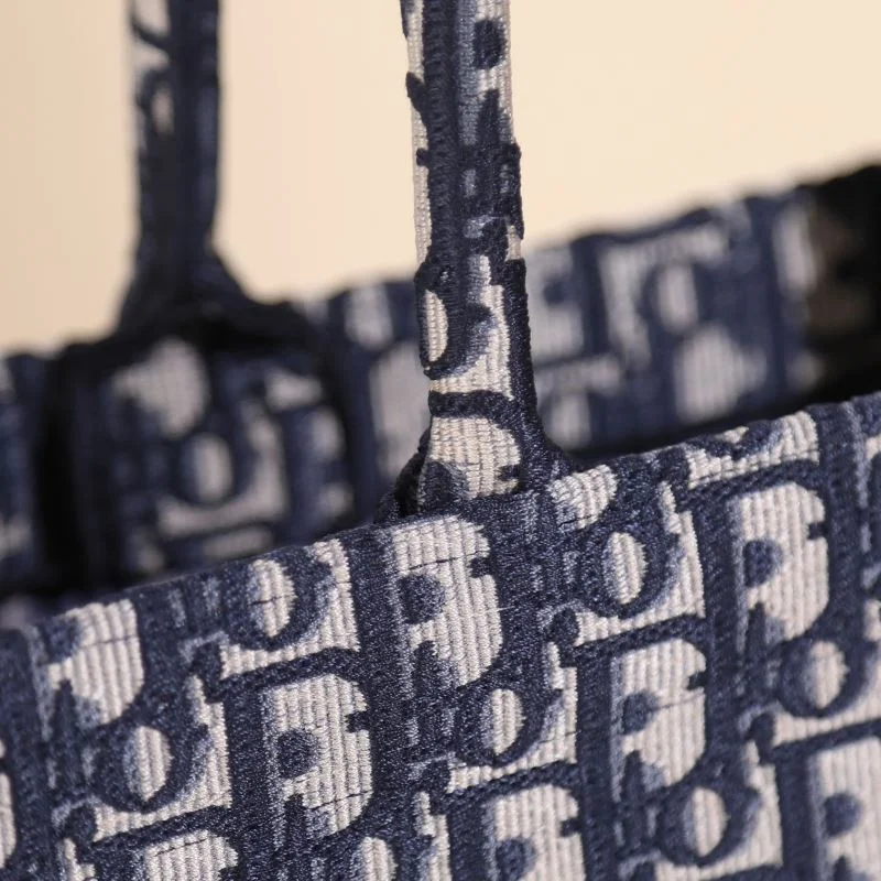 Refined Christian Dior Shopping Bags 46199