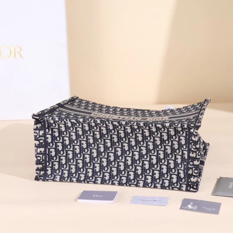 Refined Christian Dior Shopping Bags 46199