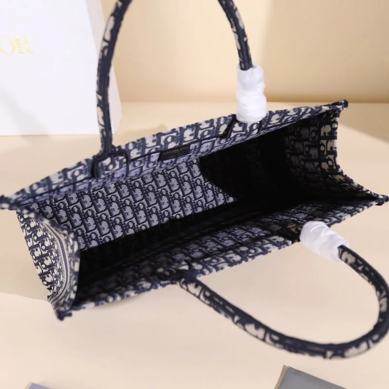 Refined Christian Dior Shopping Bags 46199