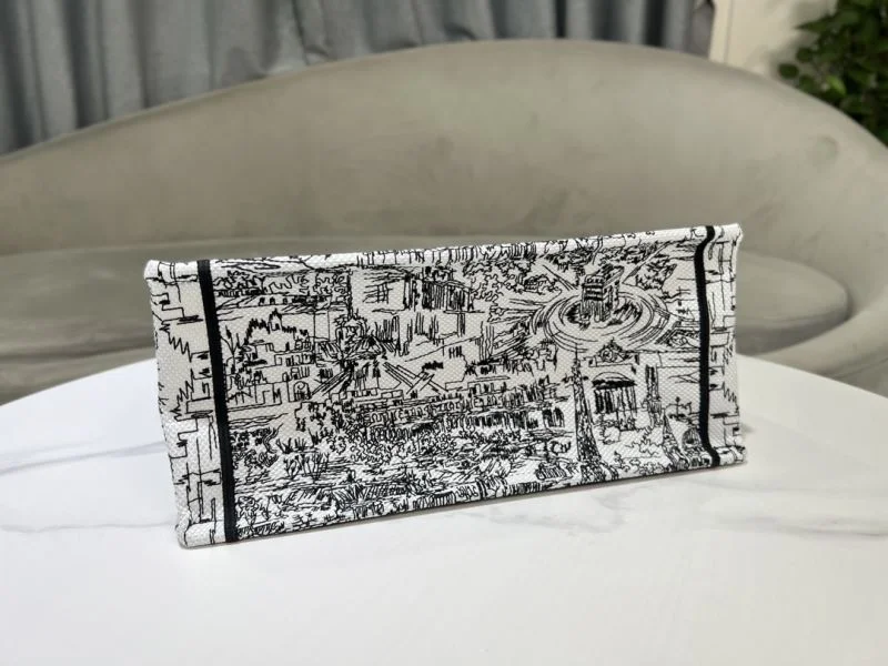 Snug Christian Dior Shopping Bags 46193
