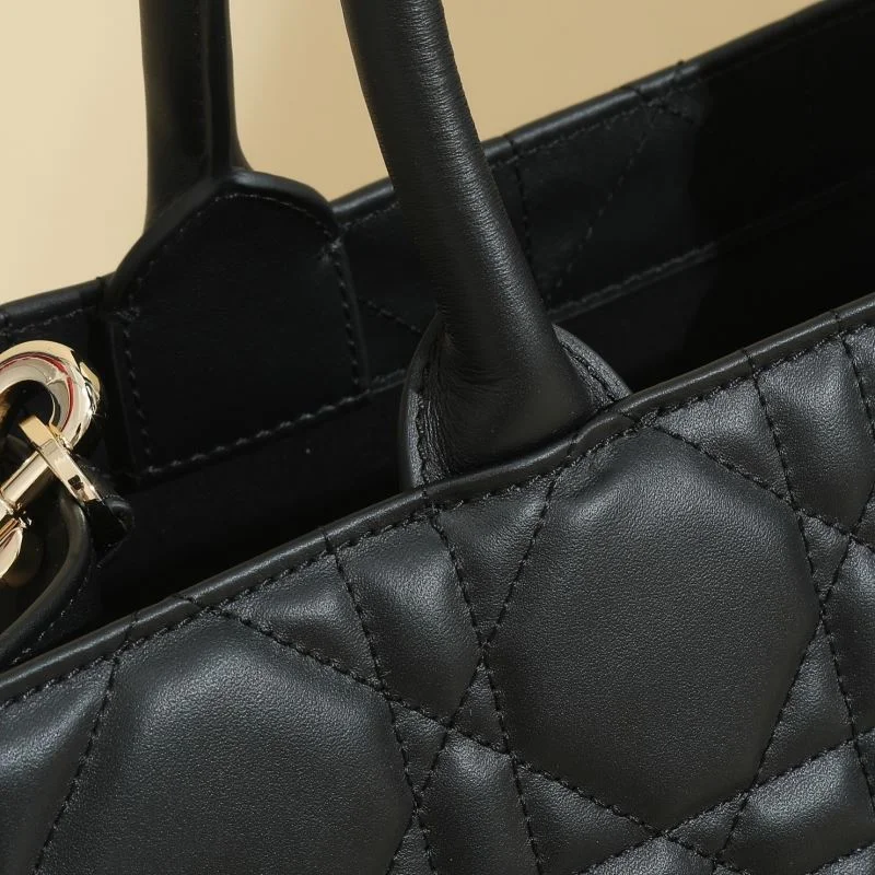 Christian Dior Shopping Bags Attractive 46189