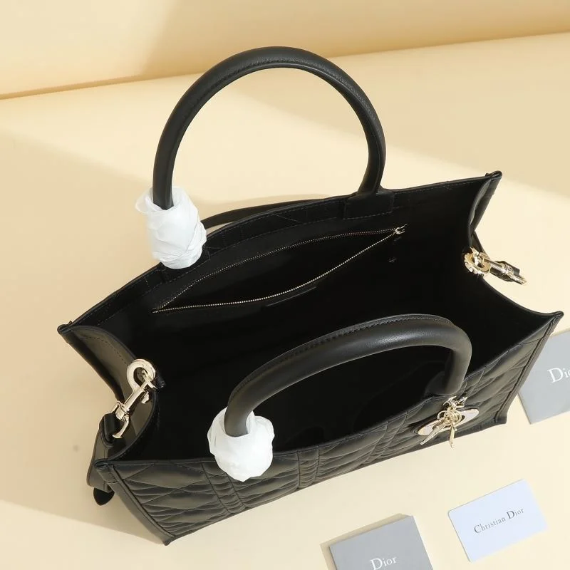 Christian Dior Shopping Bags Attractive 46189