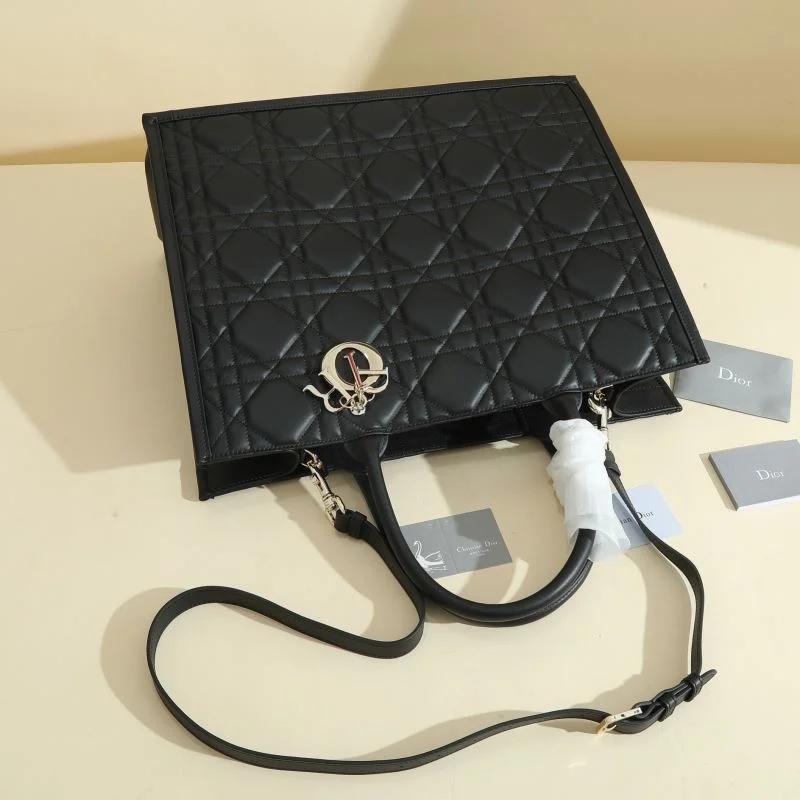 Christian Dior Shopping Bags Functional 46179