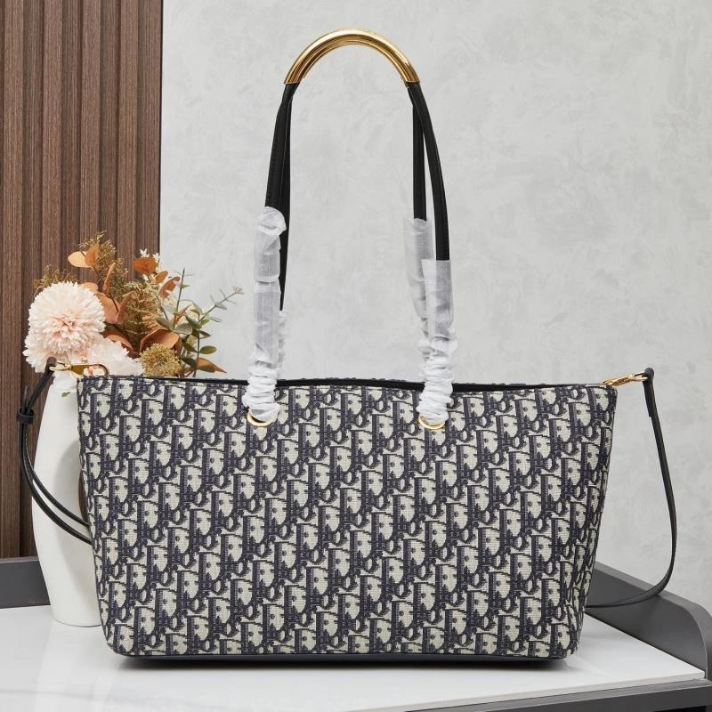 Christian Dior Shopping Bags ModernLook 86220