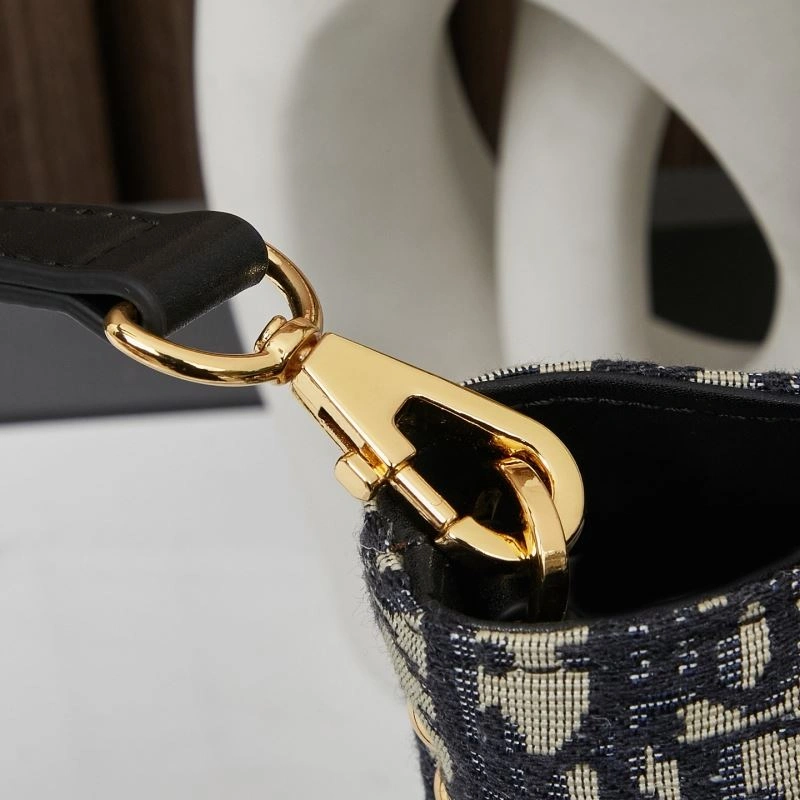 Christian Dior Shopping Bags ModernLook 86220