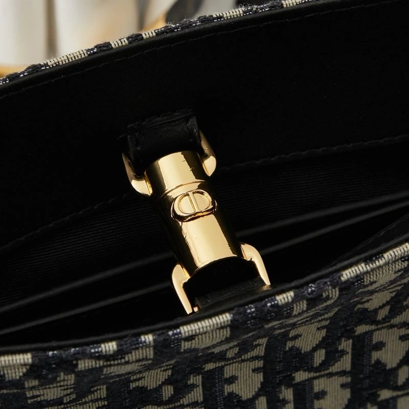 Christian Dior Shopping Bags ModernLook 86220