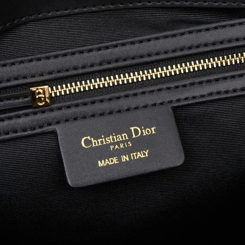 Christian Dior Shopping Bags ModernLook 86220