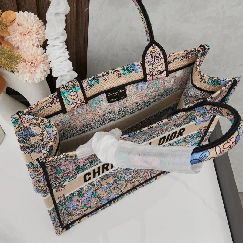 EyeCatching Christian Dior Shopping Bags 86190