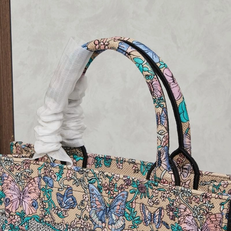 EyeCatching Christian Dior Shopping Bags 86190
