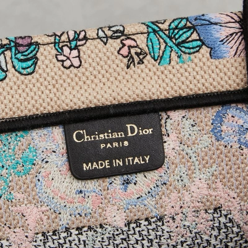EyeCatching Christian Dior Shopping Bags 86190
