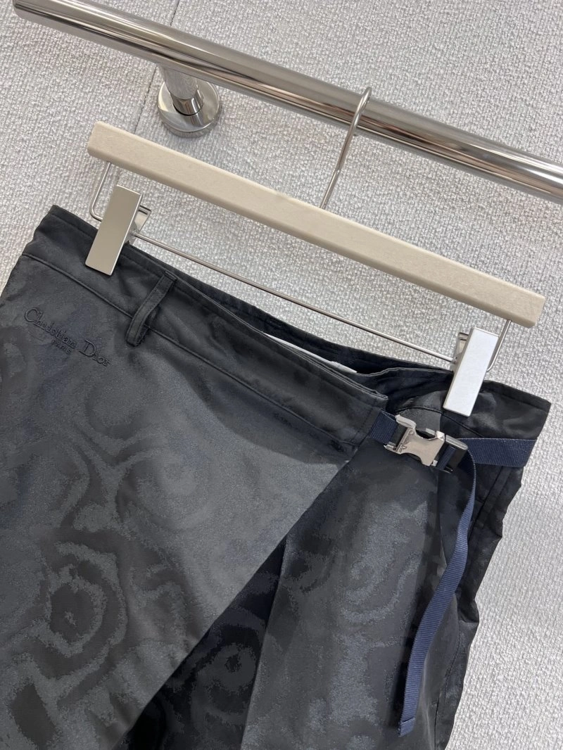 Effortless Christian Dior Short Pants 114302