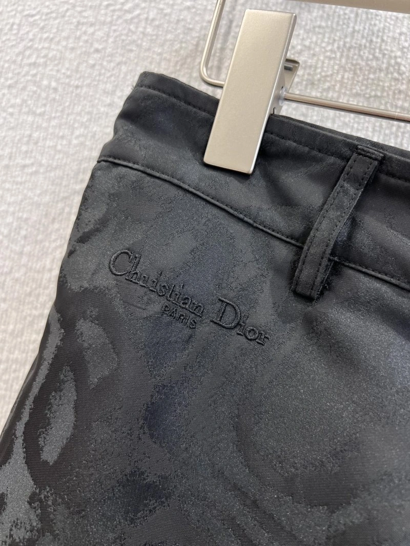 Effortless Christian Dior Short Pants 114302