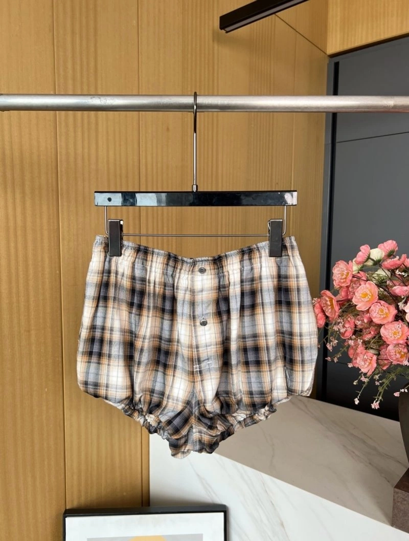 Christian Dior Short Pants Sophisticated 112044