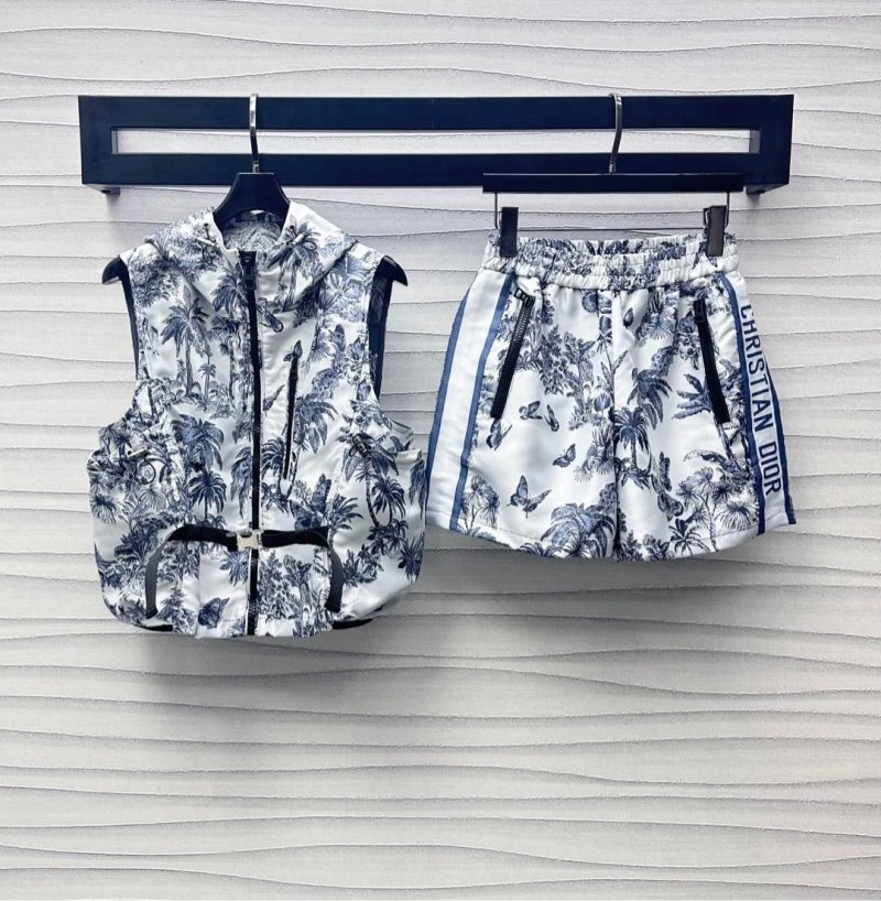 Trendsetting Christian Dior Short Pants 112033