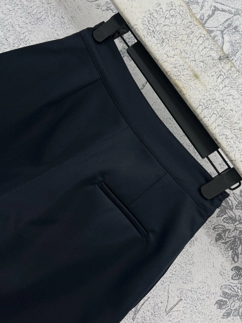 Sophisticated Christian Dior Short Pants 112019