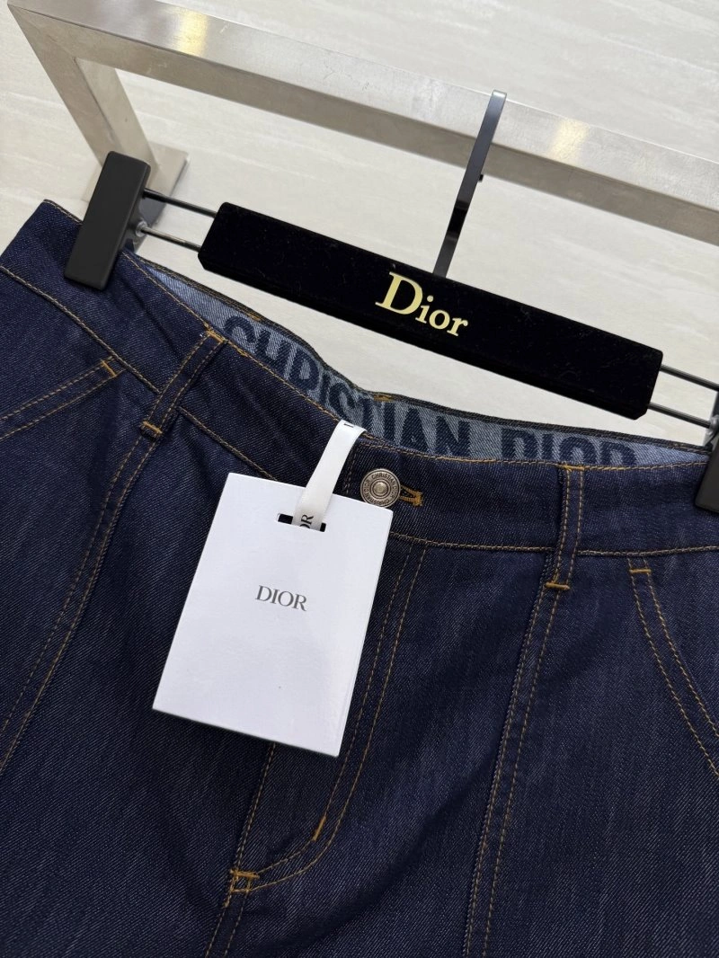 Sleek Christian Dior Short Pants 113706