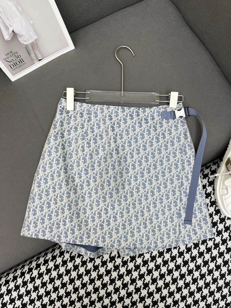 Refined Christian Dior Short Pants 113705