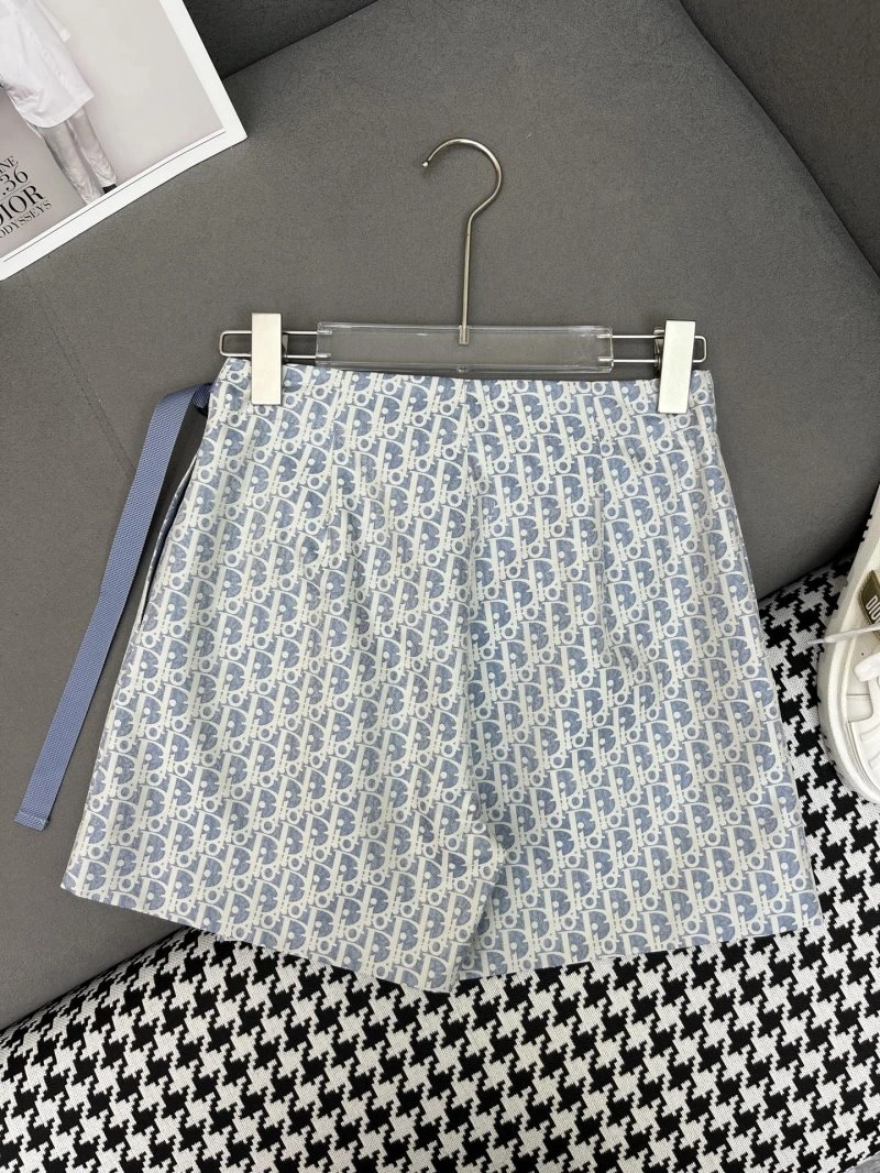 Refined Christian Dior Short Pants 113705