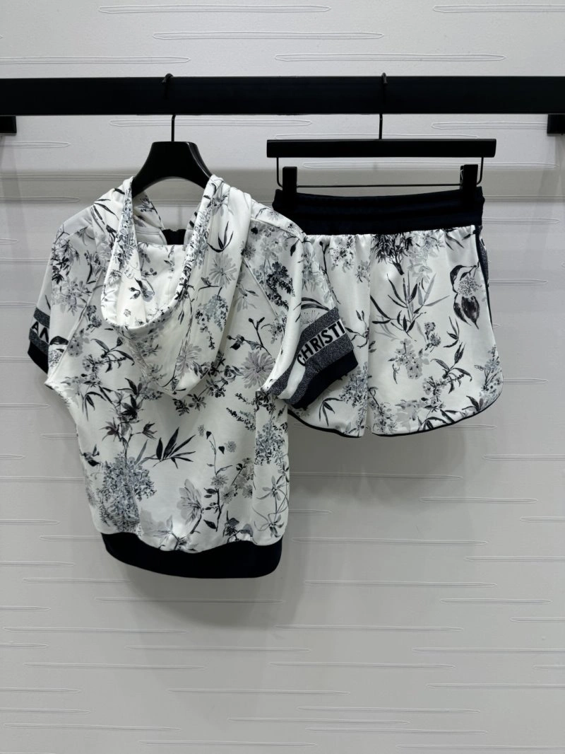 Popular Christian Dior Short Suits 112831