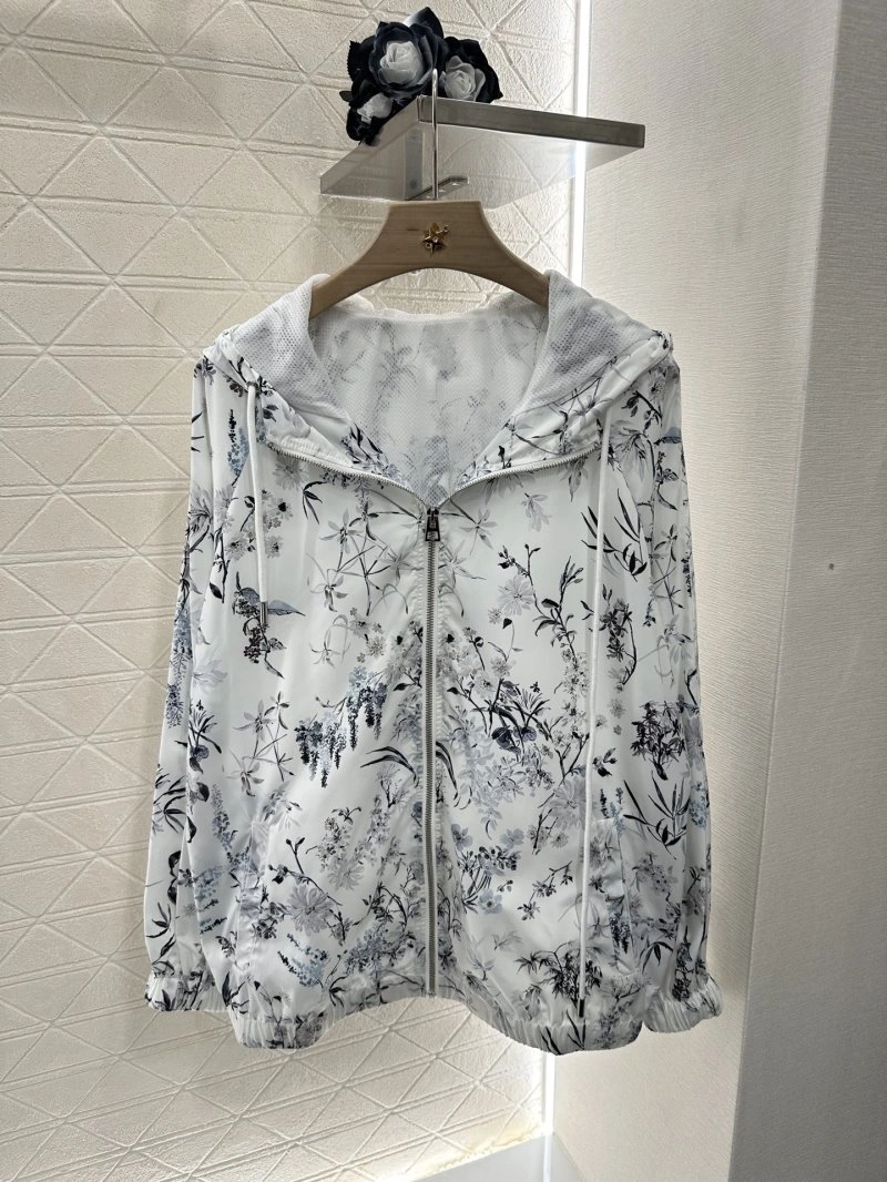 Christian Dior Short Suits UrbanChic 112832