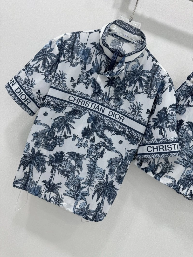 Timeless Christian Dior Short Suits 112826