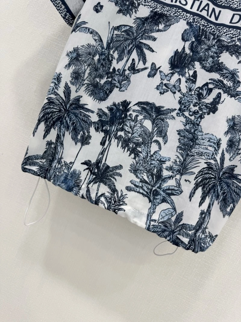Timeless Christian Dior Short Suits 112826