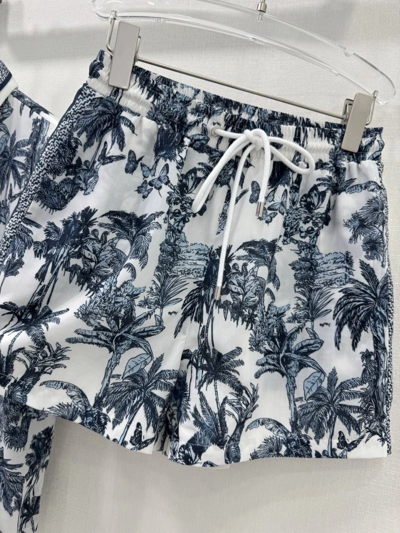 Timeless Christian Dior Short Suits 112826