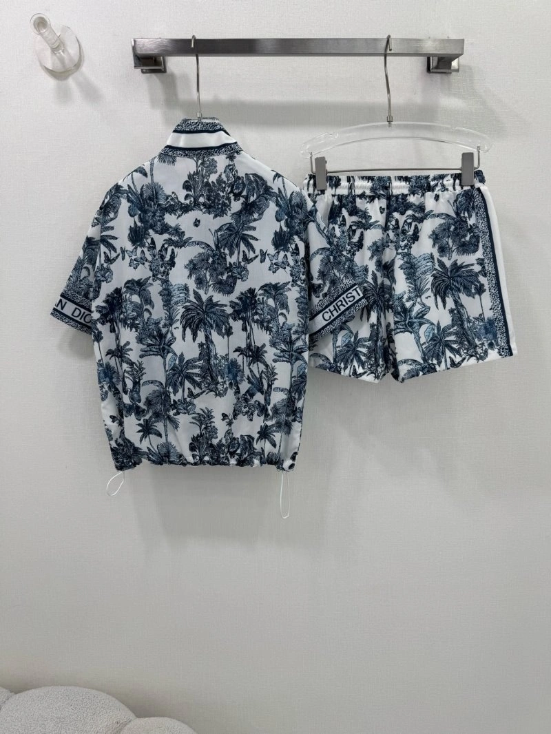 Timeless Christian Dior Short Suits 112826