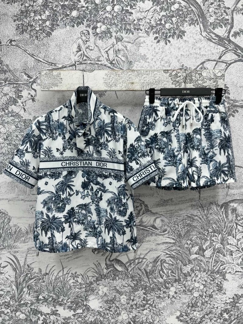 Stylish Christian Dior Short Suits 112001