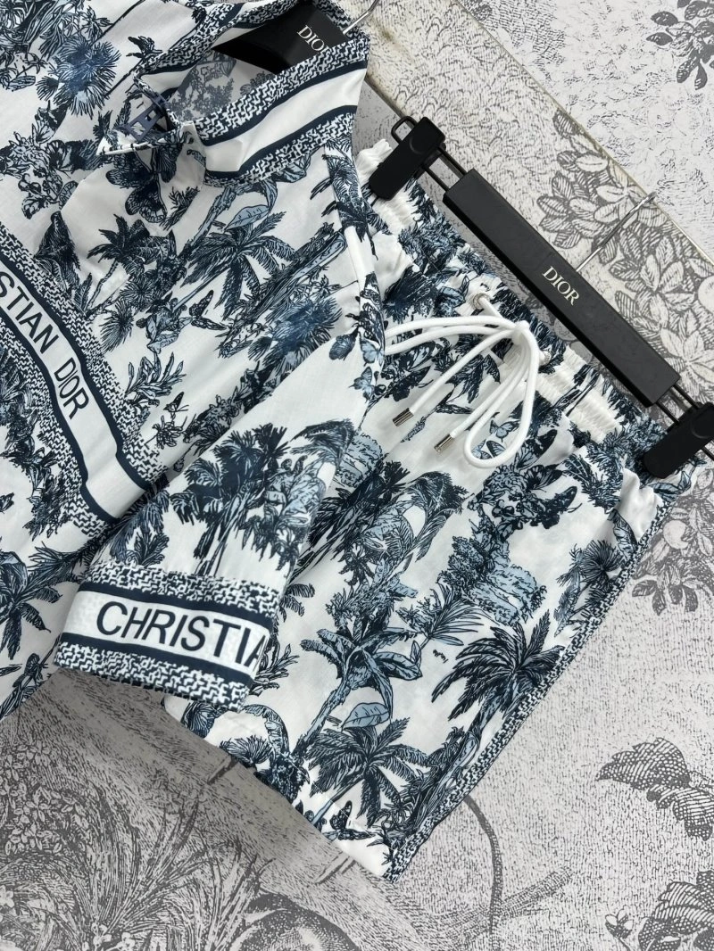 Stylish Christian Dior Short Suits 112001