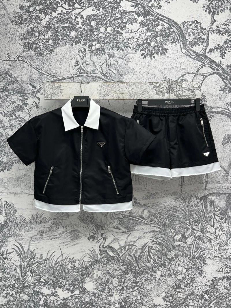Minimalist Christian Dior Short Suits 112003