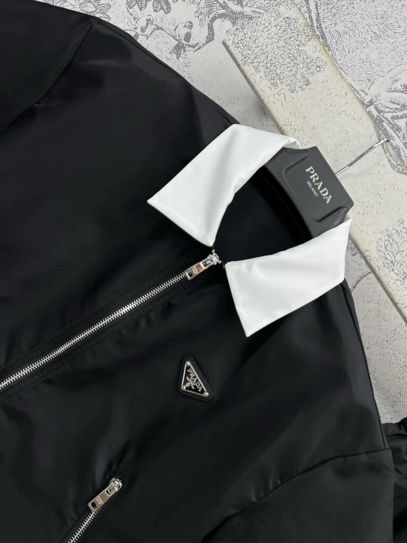 Minimalist Christian Dior Short Suits 112003