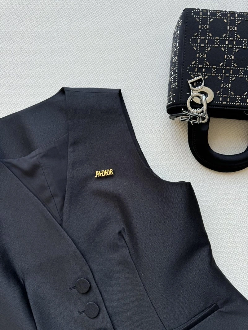 Christian Dior Short Suits UrbanStyle 111986