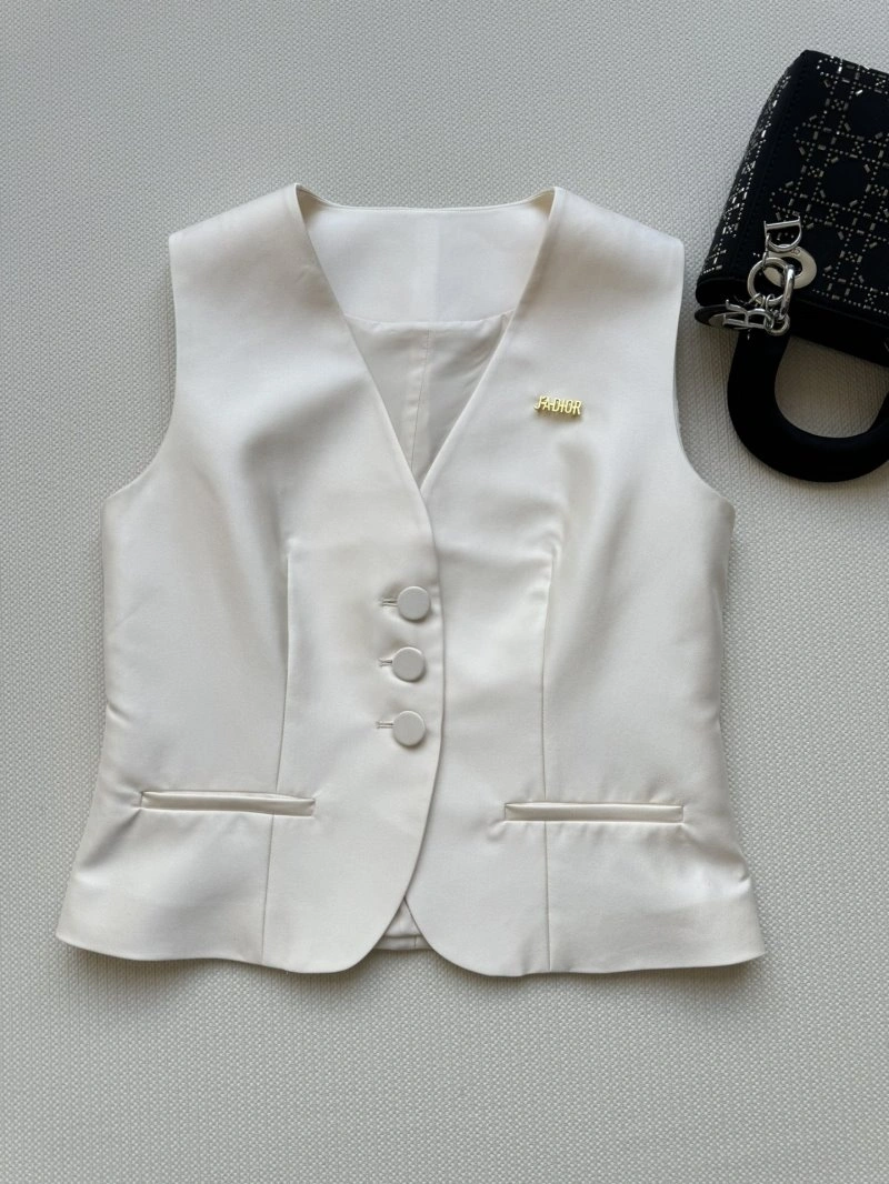 Flexible Christian Dior Short Suits 111992