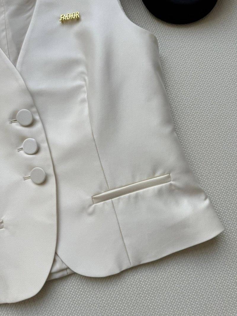 Flexible Christian Dior Short Suits 111992