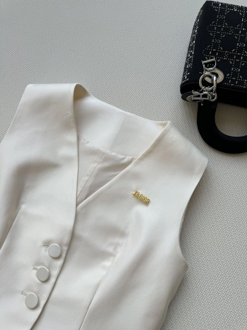 Flexible Christian Dior Short Suits 111992