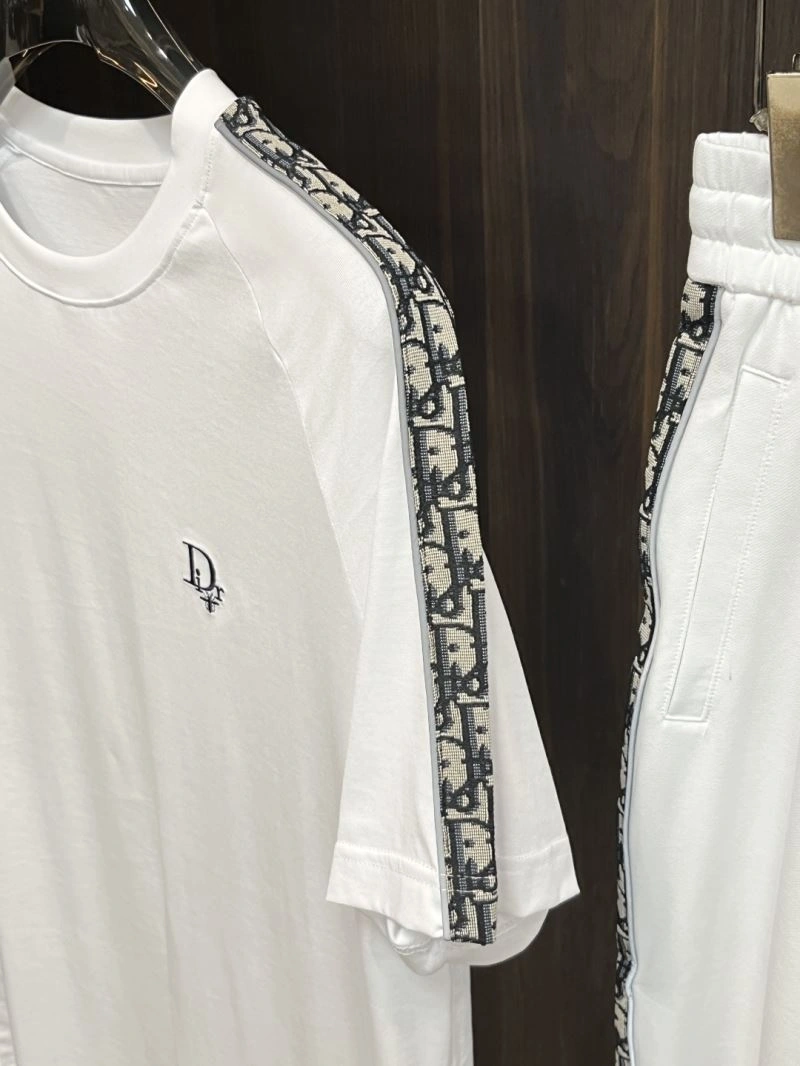 Timeless Christian Dior Short Suits 116525