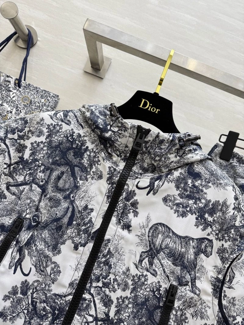 Trendy Christian Dior Short Suits 113668