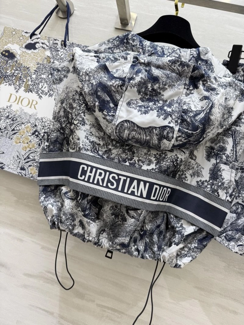 Trendy Christian Dior Short Suits 113668